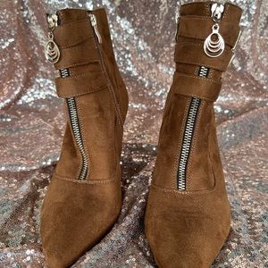 Women’s size 9 boots